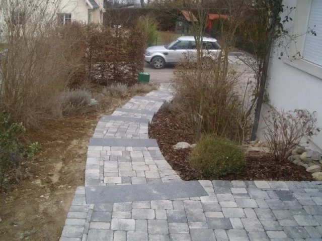 Allée de jardin